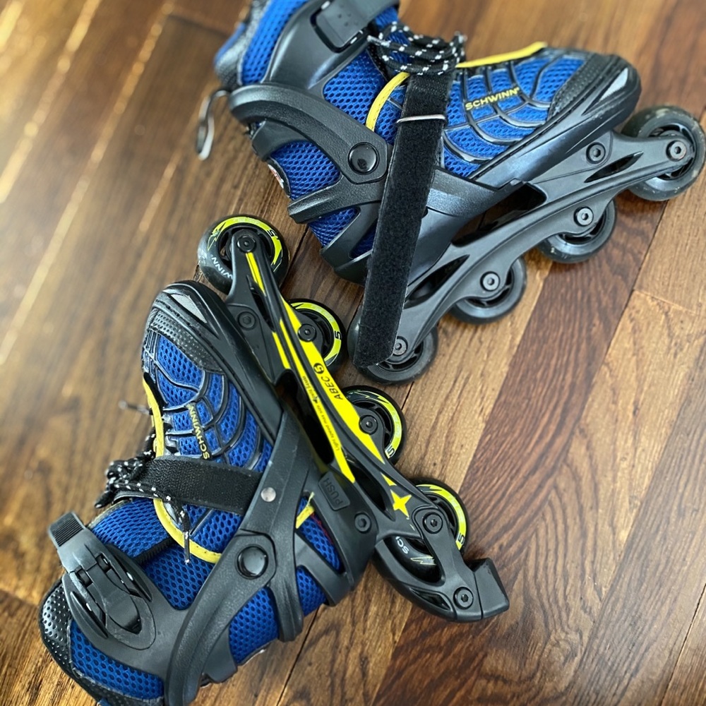 Roller-skates (boy/girl size adjustable 1-4 )